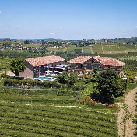 Villaggio Narrante - Cascina Galarej 4* Serralunga d'Alba
